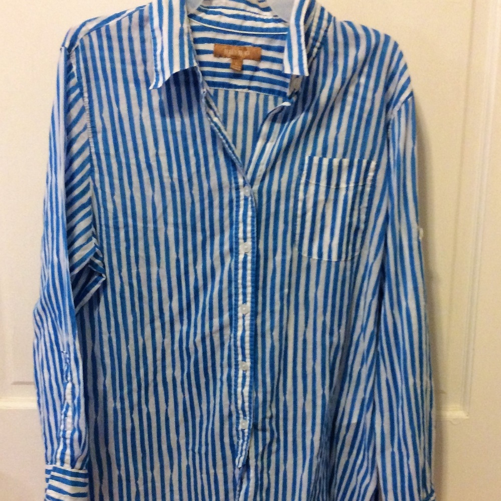 Ellen Tracy Top Size Large Button Down